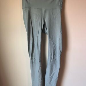 Lululemon High-Waisted Leggings light blue size 6 inseam 28”